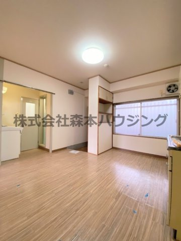 【居間・リビング】 | 　清水谷コーポ | ゆったりとした居間です