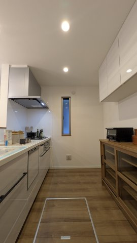 ここまでくると、もはや得？【瀬谷区阿久和西】中古戸建（新築未入居）のキッチン|きれいなキッチンです