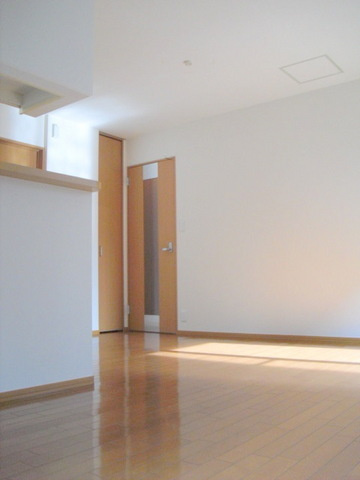 ルンドベルク丸山の寝室|広々１３．１帖のＬＤＫ　最上階南東向き角部屋２面採光