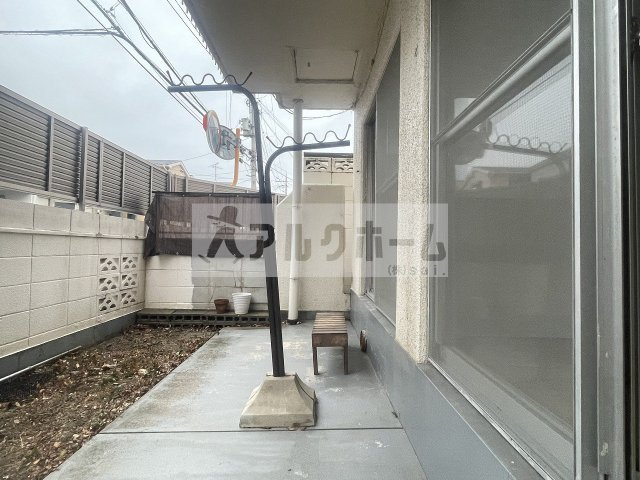 メゾンドルチェ伸和の駐車場