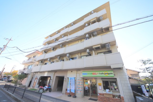 フォレスト高畑マンションの外観