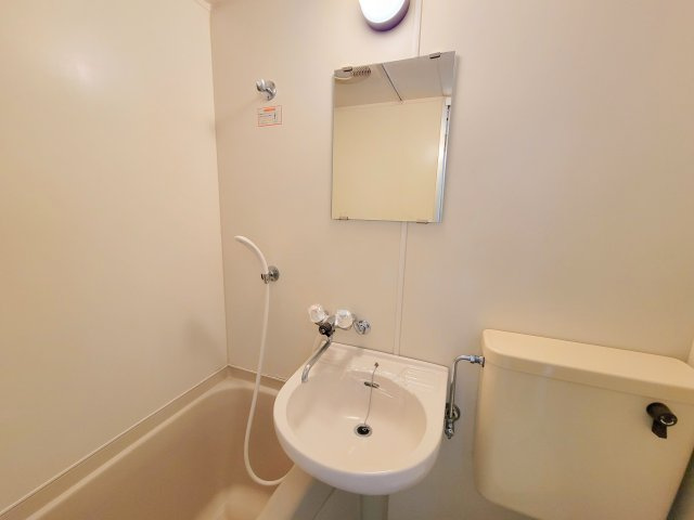 フォレスト高畑マンションの独立洗面台