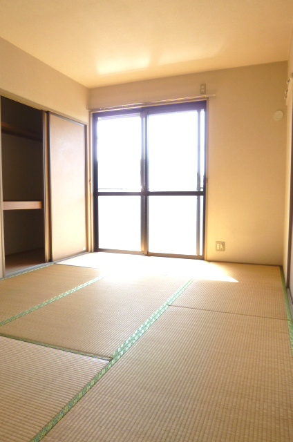 バティール西小森野　A棟の和室|趣のある和室です