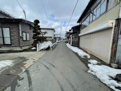 【前面道路含む現地写真】 | 寒河江市大字西根　中古戸建