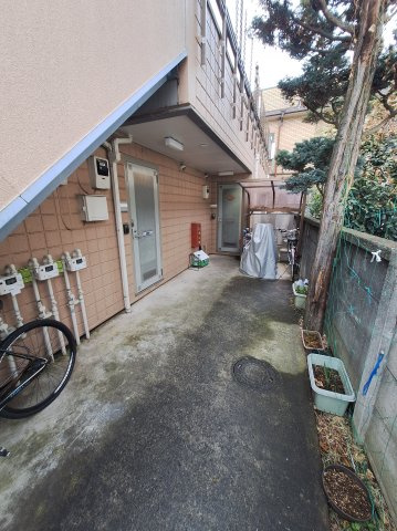 コーポローリエの駐車場