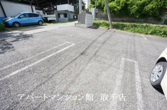 【駐車場】