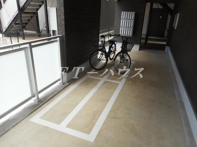 リブリ・フォーチュン津田沼の駐車場