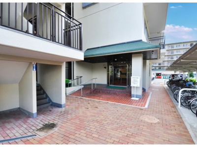 【エントランス】 | 堺東グリーンハイツ | 落ち着いたエントランスです