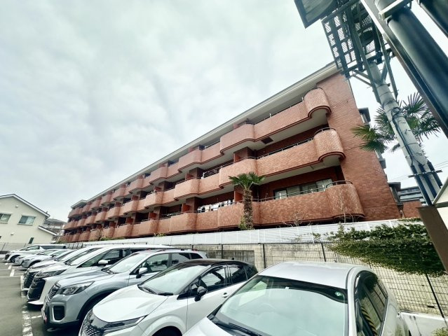 ライオンズマンション上杉の外観