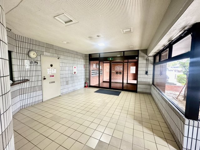 ライオンズマンション石名坂のエントランス
