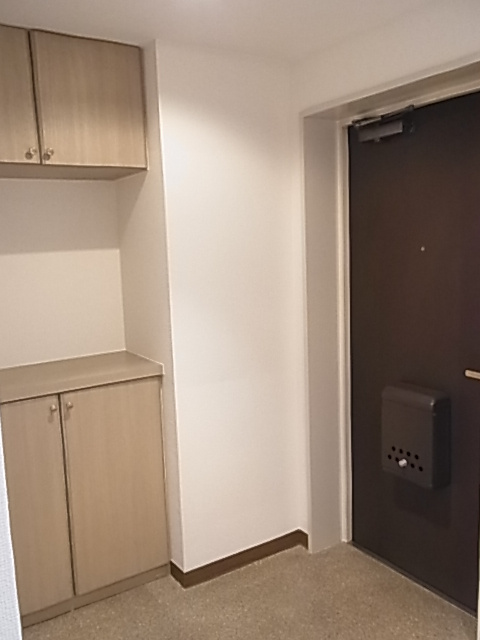 ハウスプラス１０の玄関