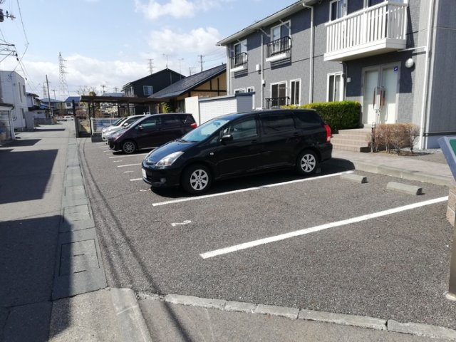ジョイフラットの駐車場