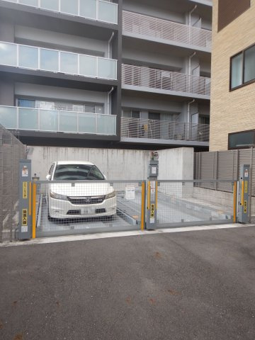 グランウィッシュ浅草EASTの駐車場