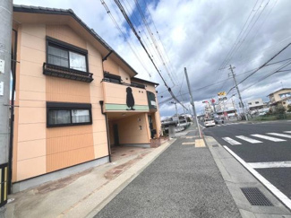 【前面道路含む現地写真】
