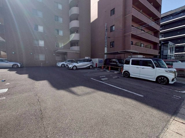 ヴェルデアルズの駐車場