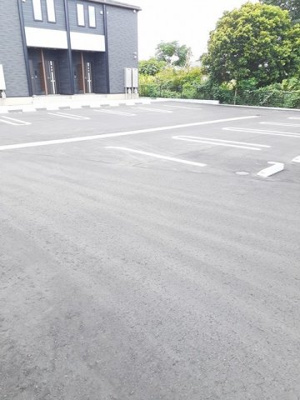 【駐車場】 | ブリーズ　ガーデン　Ⅱ | カースペースがあります