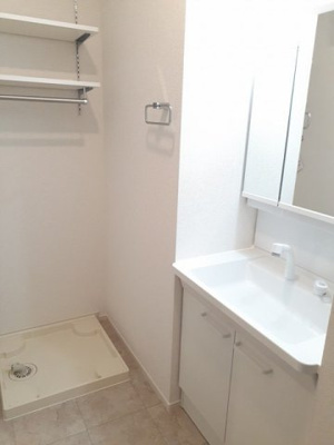 【洗面所】 | ブリーズ　ガーデン　Ⅱ | ゆったりとスペースのある洗面所