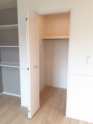 【収納】 | ブリーズ　ガーデン　Ⅱ | こまごまとしたものを収納できそうですね