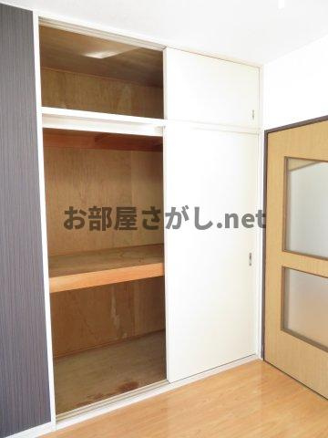 新潮通り一番館の収納|こまごまとしたものを収納できそうですね