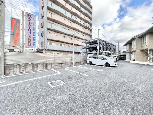 ハックベリーハウスの駐車場|カースペースがあります