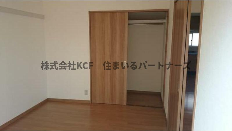 フレグランス南町　F棟の寝室|開放的な寝室です