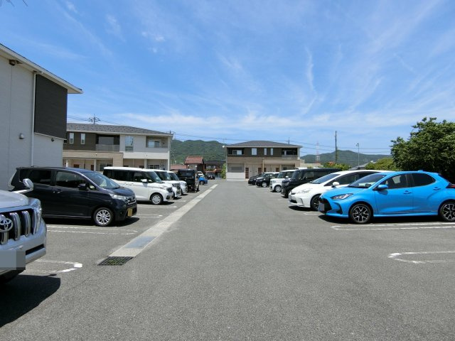 サニー・レジデンスＡの駐車場