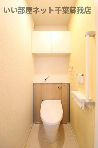ウッド　プレイスのトイレ|落ち着いた色調のトイレです