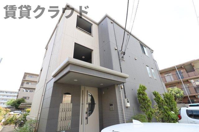 レッドコートの外観|お気軽にお問い合わせください♪