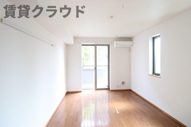 レッドコートの寝室|落ち着いて過ごせるお部屋なので、寝室にいかがでしょうか