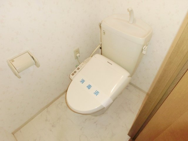 アークアムールⅡ【キャッシュバック対象物件】のトイレ|ゆったりとした空間のトイレです