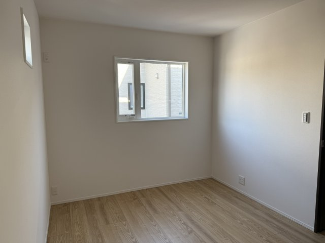 山武市成東2区画／新築戸建の洋室