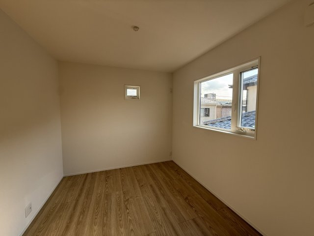 山武市成東2区画／新築戸建の洋室