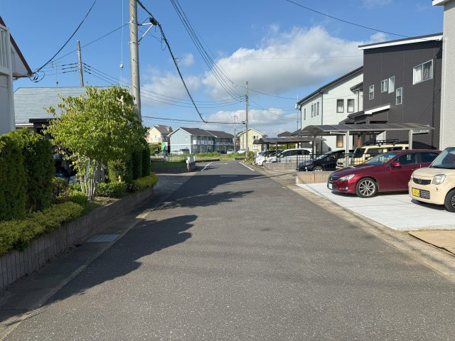 山武市成東2区画／新築戸建の外観|前面道路６ｍでラクラク駐車可能です！