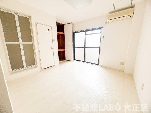 ボンジュールの居間・リビング