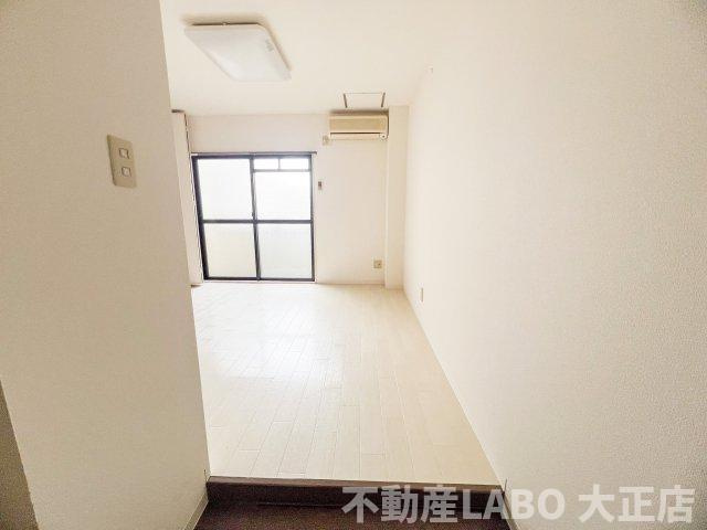 ボンジュールの玄関