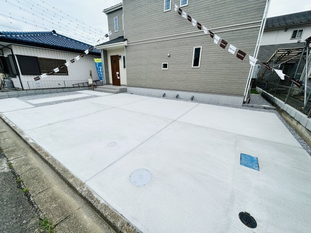 新築　高崎市下佐野町4期　Heartful　Town　１号棟の駐車場|現地写真　駐車スペースは並列3台分可能です！
