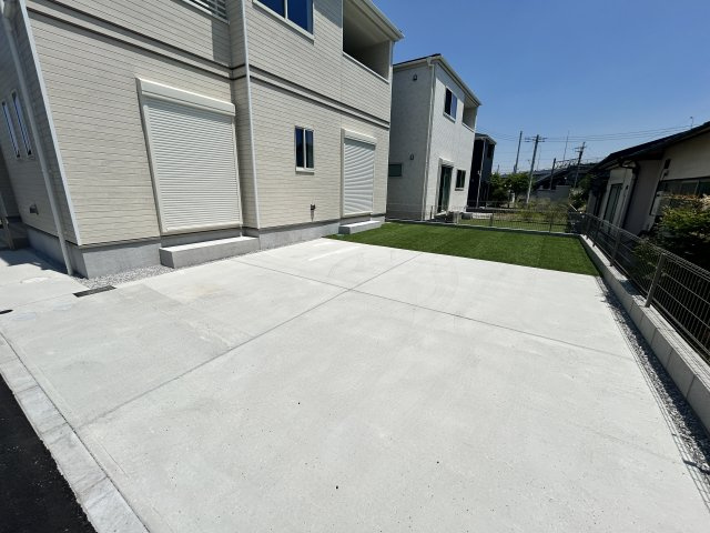 新築　前橋市天川大島町5期　Heartful　Town　１号棟の駐車場|現地写真　駐車スペースは並列2台分可能です！
