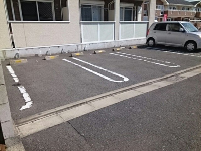 【駐車場】 | ジェイド　Ⅲ | 駐車場があります