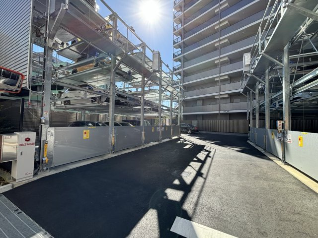 レーベン川口並木VERTEAの駐車場