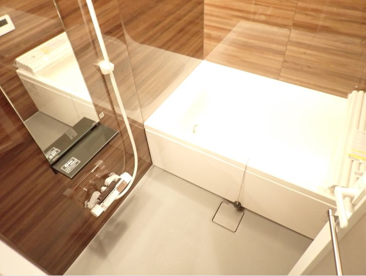 レーベン川口並木VERTEAの浴室