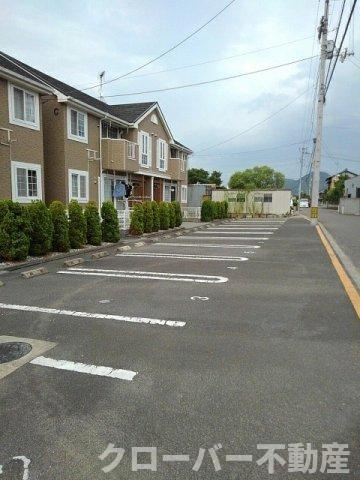 ヴィラ　エンゼルＢの駐車場