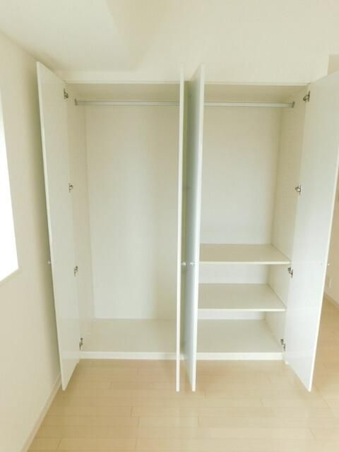 グランハイツ代々木の収納|■洋室■クローゼット収納