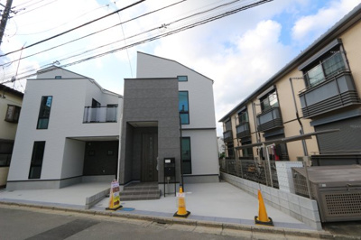 【外観】 | 【Buena-Town】東大和市向原６丁目 | 西武拝島線「東大和市」歩3分♪「高田馬場」駅や「西武新宿」駅まで直通で30分台なので、都心へのアクセスもスムーズ＆快適です♪