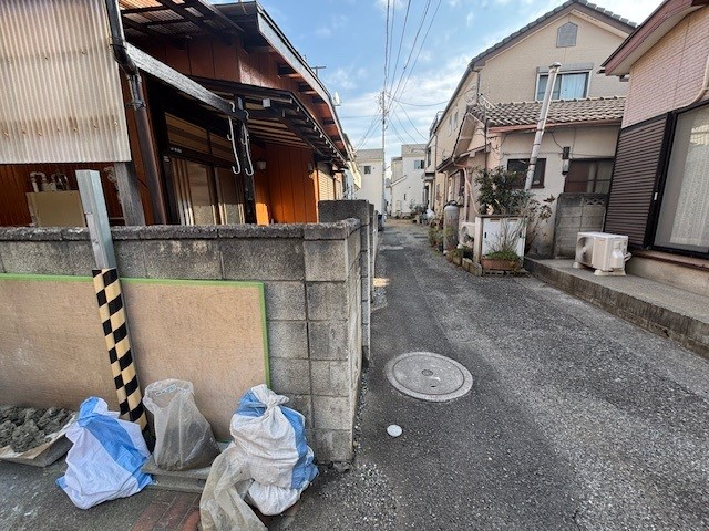 【前面道路含む現地写真】