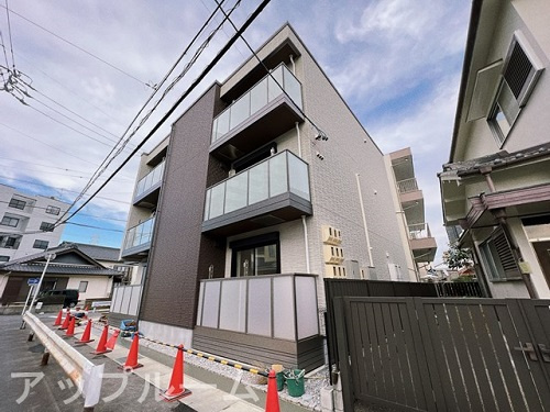 春日井市角崎町のアパートの外観