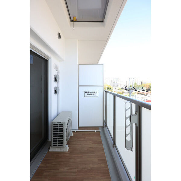 アドバンス江坂東デパールのバルコニー