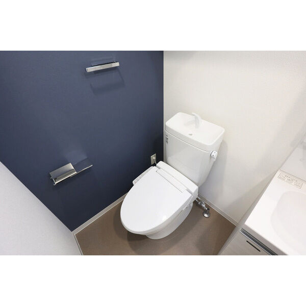 アドバンス江坂東デパールのトイレ