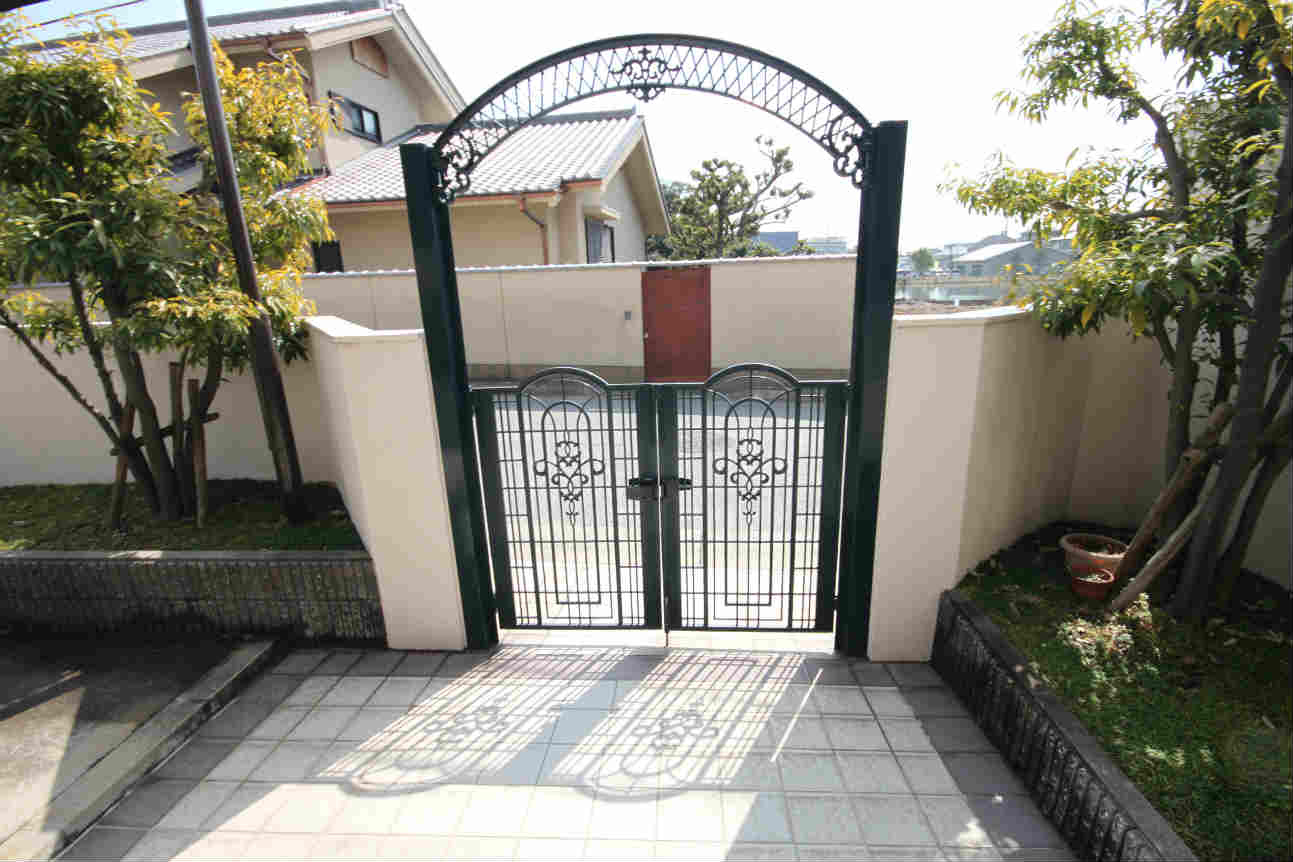 アッシュ宝塚のエントランス|落ち着いたエントランスです