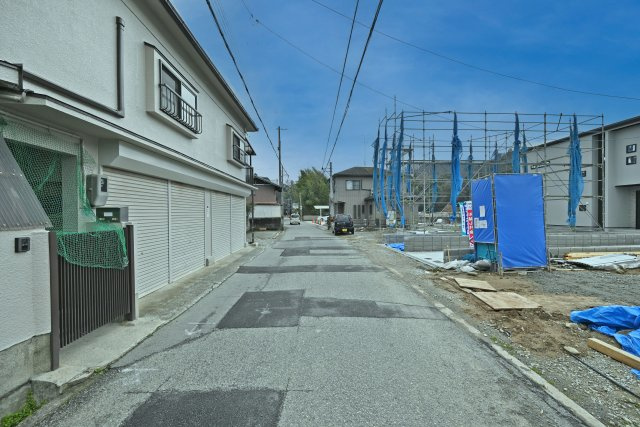 川西市多田院2丁目新築一戸建て│4LDK+駐車2台可の前面道路含む現地写真|前面道路（幅員4.8ｍ）