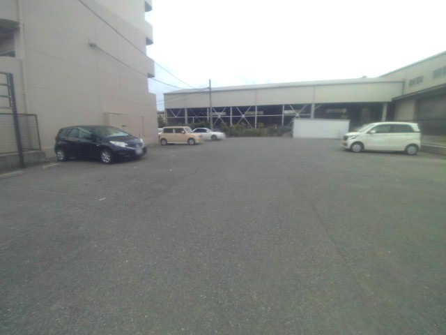 ダイニチコンストラクションの駐車場